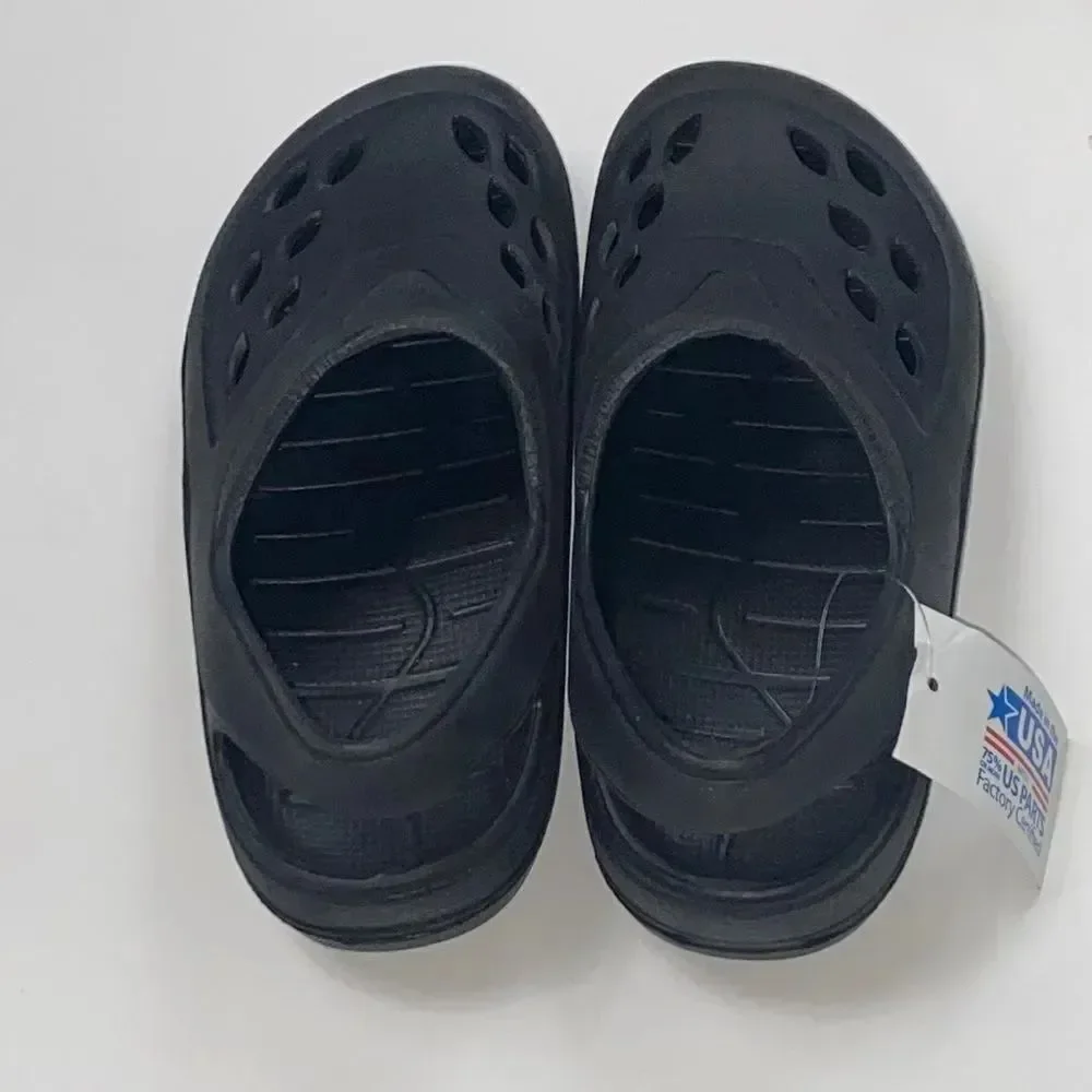 Made In USA water Shoes Boy Size 3/4
